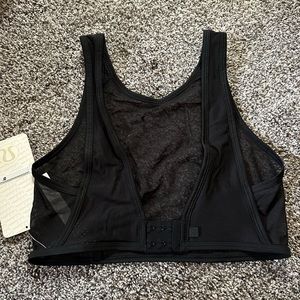 NWT - Lululemon Fit Physique Crop Top - Size 6
